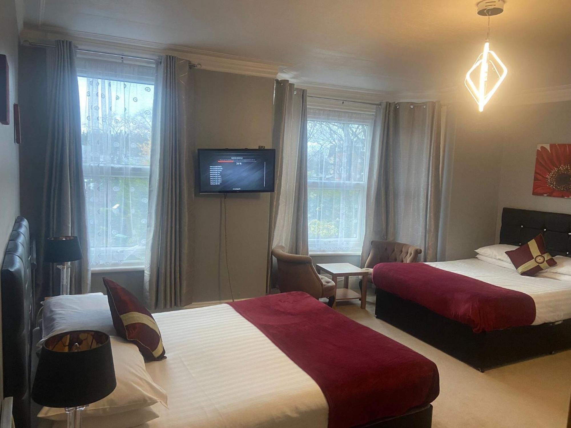Diamonds Lodge Near York Hospital 部屋 写真